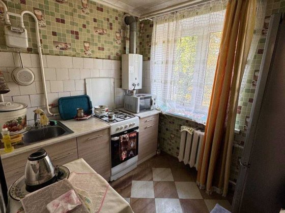 Продам 2-кімнатну квартиру біля 6 школи Самар