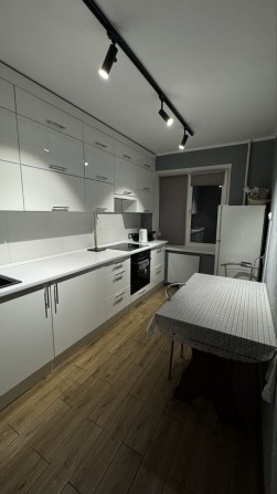 2-х кімнатна квартира , рн острова - фото 1