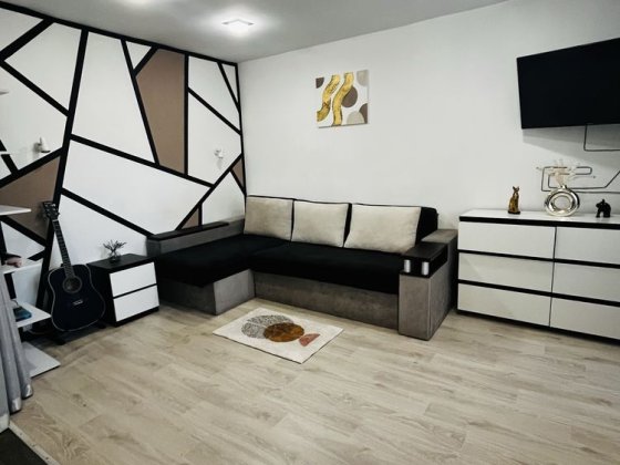 2 кімнатна квартира у центрі Самар