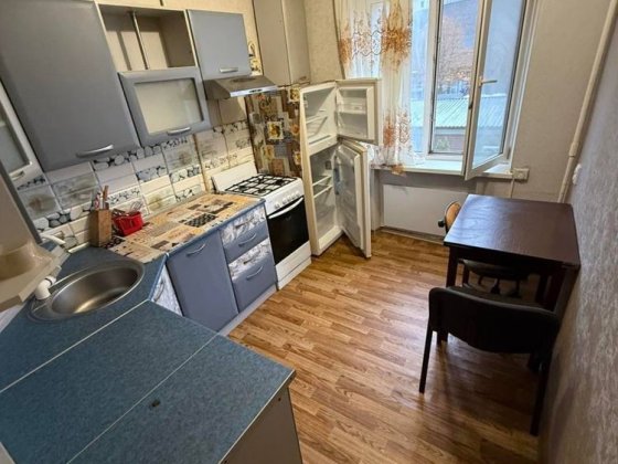 Продам 2х кімнатну чешку.Сільпо Самар