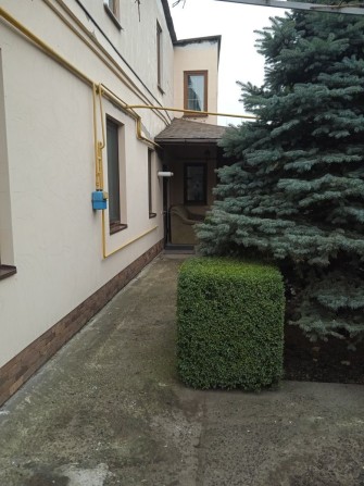 Продажа двухэтажной 2к квартиры на земле - фото 1