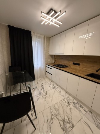 Продам 2х кв с ремонтом мебелью  работаем с госпрограммами - фото 1