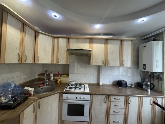 Продам 3-кімнатну квартиру з автономним газовим опаленням Самар