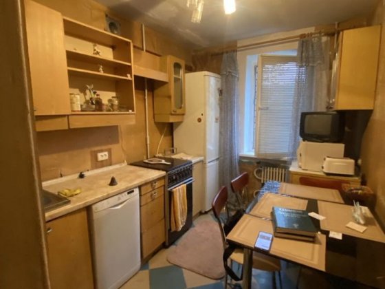 Продам 3х кімнатну чешку.Сільпо Самар