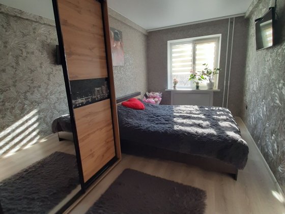 Продам свою 2к квартиру р-н 6 школи Самар