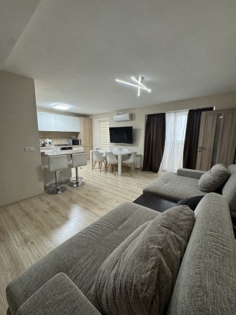 Продам 4х комнатную квартиру - фото 1