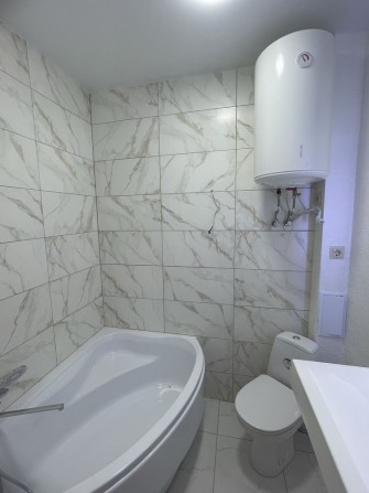 Продам 2-х квартиру, площадь Героев - фото 1