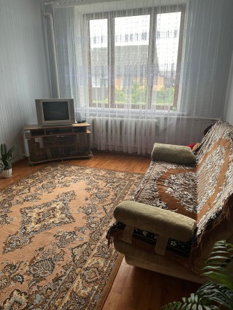 Продам квартиру 3 кімнатну частково з меблями - фото 1