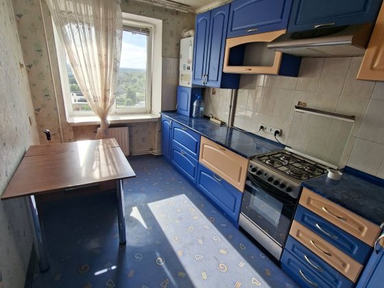 Продам трикімнатну , газове АО Самар