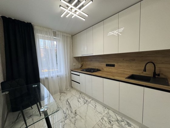 Продам 2-кімнатну квартиру м.Самар, Дніпропетровська область Самар