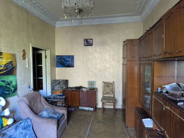 Продам двухкомнатную квартиру на Площади - фото 1