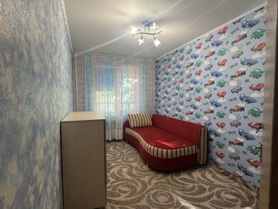 Продам 2х кімнатну квартиру.1й поверх.Чешка Самар