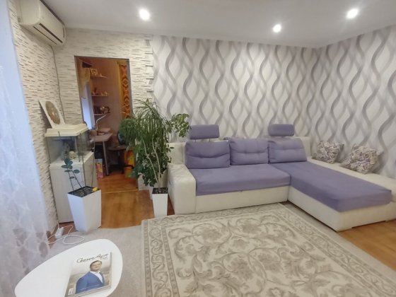 Продається 4-х кімнатна квартира .Павлоград.Від власника.(торг) Павлоград