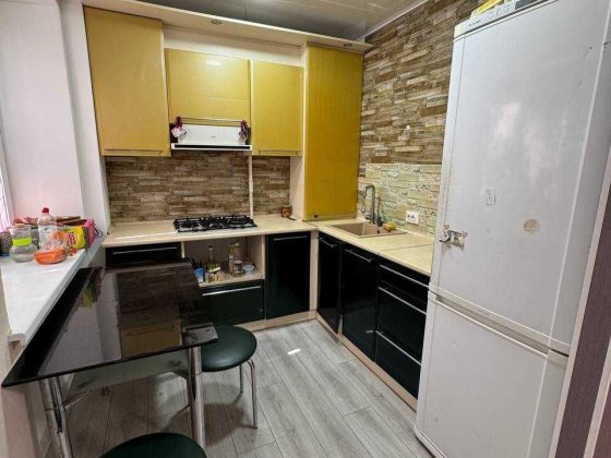 Продам 2-кімнатну квартиру з євроремонтом Самар