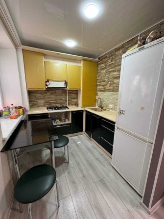 Продам 2-кімнатну квартиру з євроремонтом - фото 1