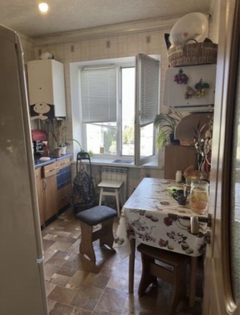 Продам 2 комнатную квартиру в центре города с ремонтом . - фото 1