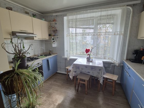 Продам 2 ком квартиру с гаражом Самар