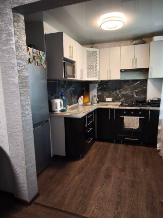 ТЕРМІНОВО Продам 3 кімн квартиру 35 т.у.о - фото 1