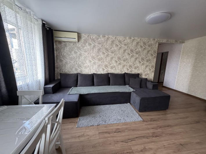 Продам 3к квартиру-студию в Центре - фото 1