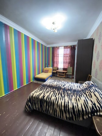 Продам 2х комнатную квартиру(Сталинка ) - фото 1