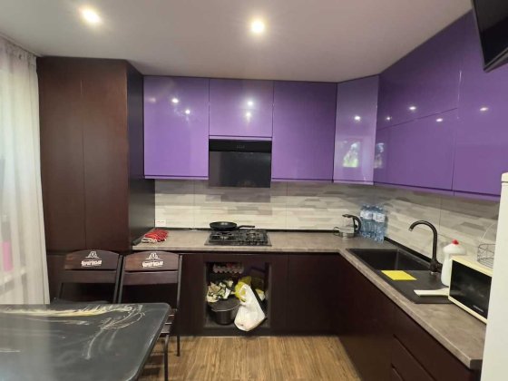 Продается 3- ком квартира на 1-ом этаже в центре Славянска Славянск