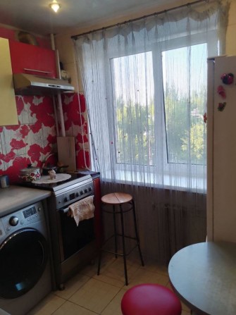 Продам 2 х комнатную квартиру с гаражом  и дачей у реки - фото 1