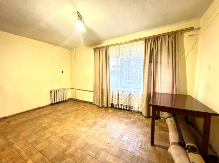 Продаж 3 кімнатної квартири ПІД РЕМОНТ в центрі міста. - фото 1