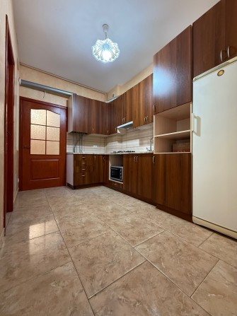 1-кімнатна квартира з власним опаленням! Центр вул. Степана Бандери - фото 1