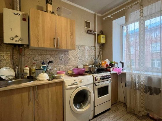 Продается 2-комнатная квартира в Центре Славянск