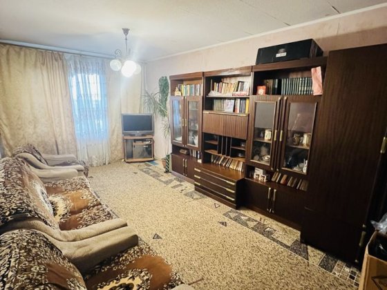 Продам квартиру , район 40 лет Павлоград