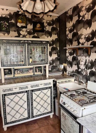 Продается 3х-комнатная.квартира р-н 1 школы. - фото 1