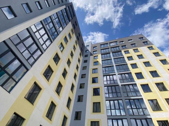 Новобудова , центр міста Умань