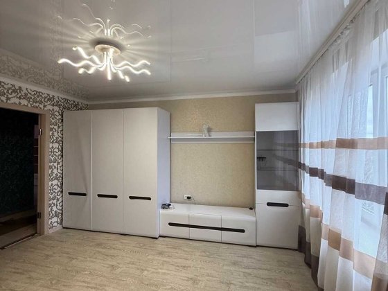 Продається простора 3-кімнатна квартира з євроремонтом на вул. Пушкіна Умань