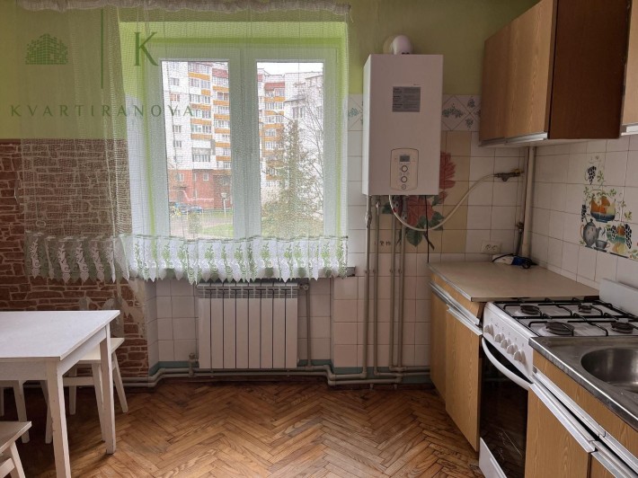 Продам 3-кім.квартиру,вул Стуса 3 Косметичний Ремонт ! - фото 1