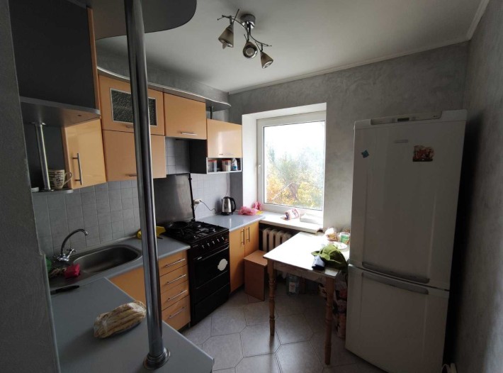 Продам 1к квартиру в розвиненому районі нашого міста - фото 1