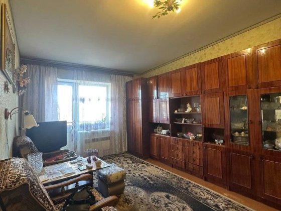 Продається трикімнатна квартира Шептицький