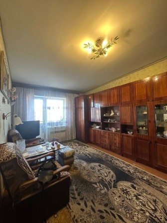 Продається трикімнатна квартира - фото 1