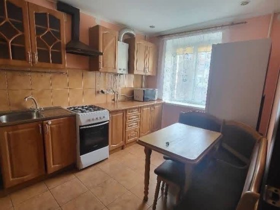 Продаж 1 кімнатної на 2 поверсі Шептицкий