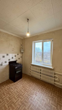 Продам 1 к.кв в Чугуеве , 2/5 эт, не угловая - фото 1