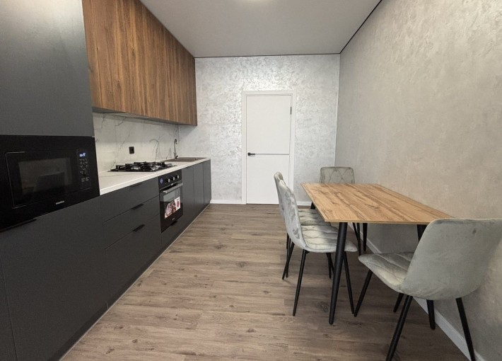 Світла велика 2к в новобудові + вбудововна кухня 40022 - фото 1