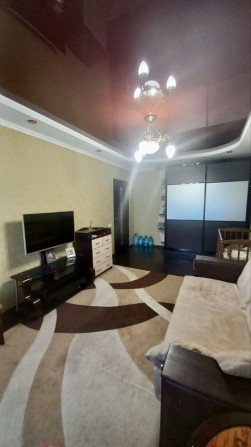 Продам затишну 2-кімнатну квартиру в комфортному районі та гараж - фото 1