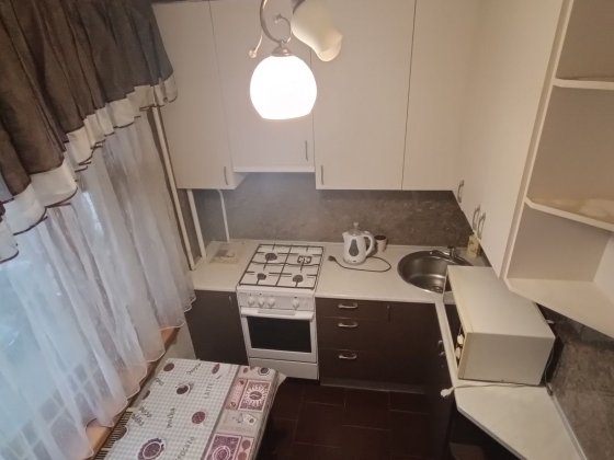 Продаж 2 кімнатної квартири з автономним опаленням в центрі Чугуєва Чугуїв