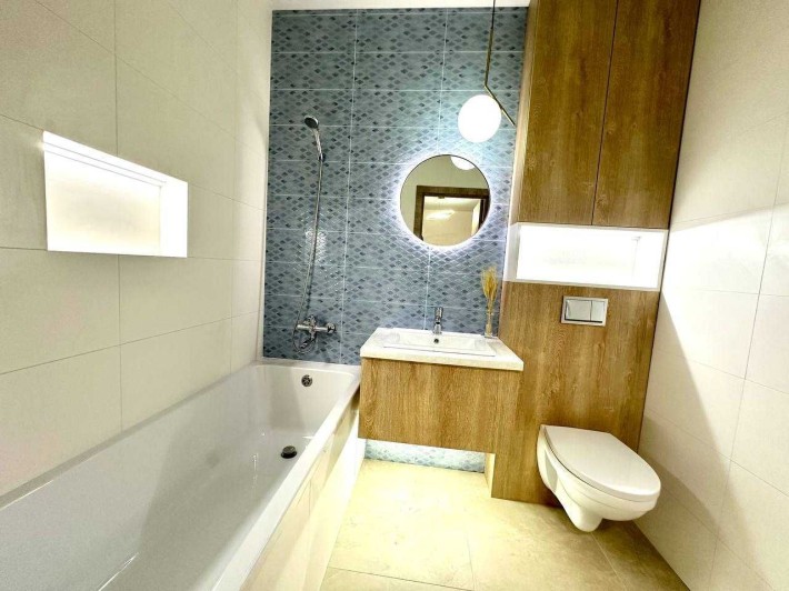 Продаж ! Новобудова з дизайнерським ремонтом ! Простора 1,5 к квартира - фото 1