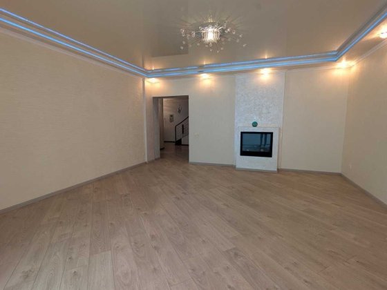 Продаж 5-кімнатної дворівневої квартири на Виставці:Розкіш та Комфорт! Хмельницкий