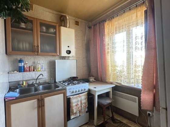 Продам трикімнатну квартиру Шептицький