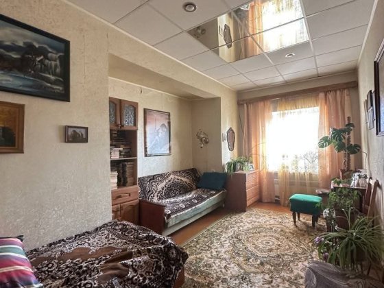 Продається 3 - кімнатна квартира Шептицький