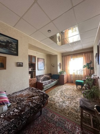 Продається 3 - кімнатна квартира - фото 1