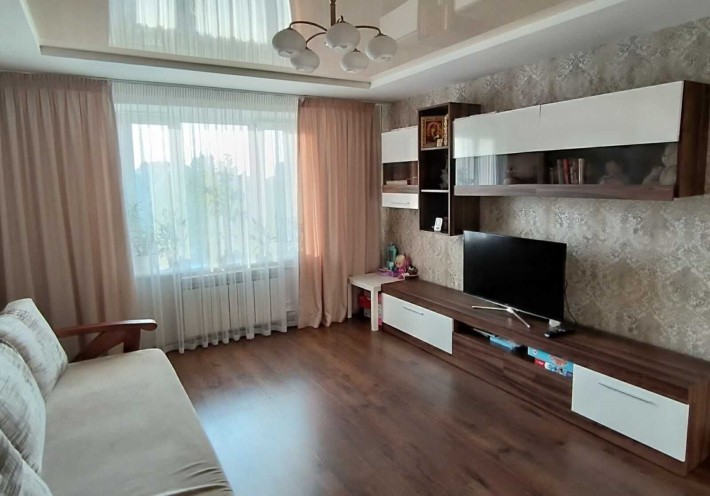 ЧЕШКА! 2 кімнатна квартира! Ремонт! - фото 1