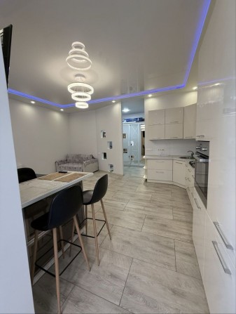 Продаж 1 кімнатноі квартири з дизайнерським ремонтом - фото 1