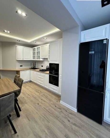 Продаж Елітної 2 кім квартири з гаражем, район Виставка ID 32258 - фото 1